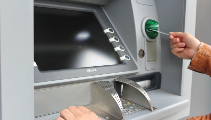 Bạn nên thử nhiều cách để rút được tiền tại ATM