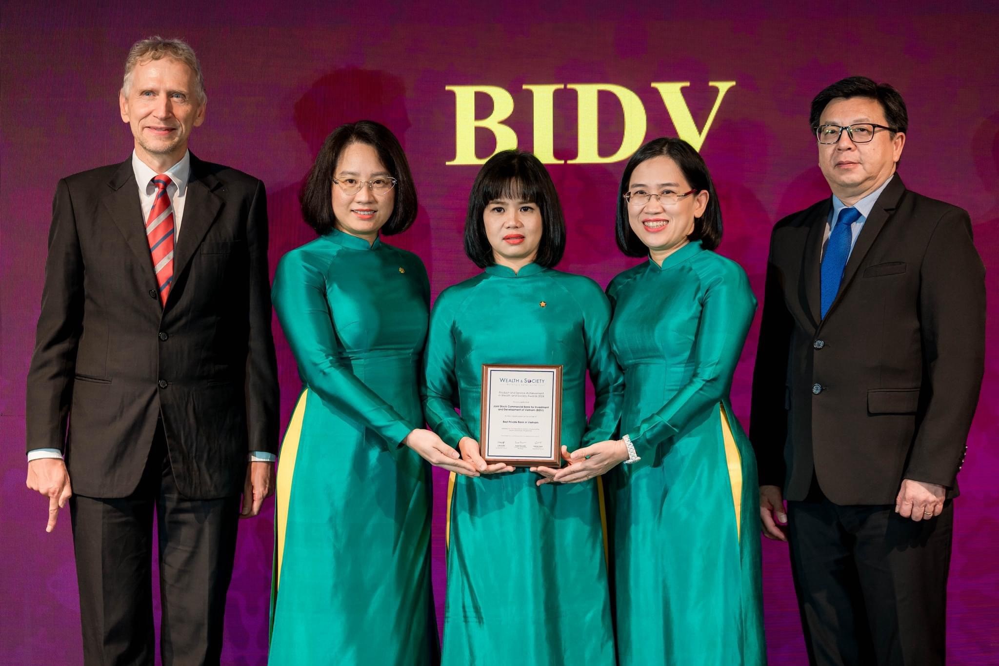 BIDV nhận giải thưởng "Dịch vụ Private Banking tốt nhất Việt Nam" trong 02 năm liên tiếp